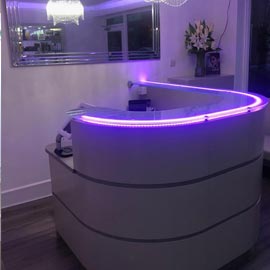 Spray tan booth 